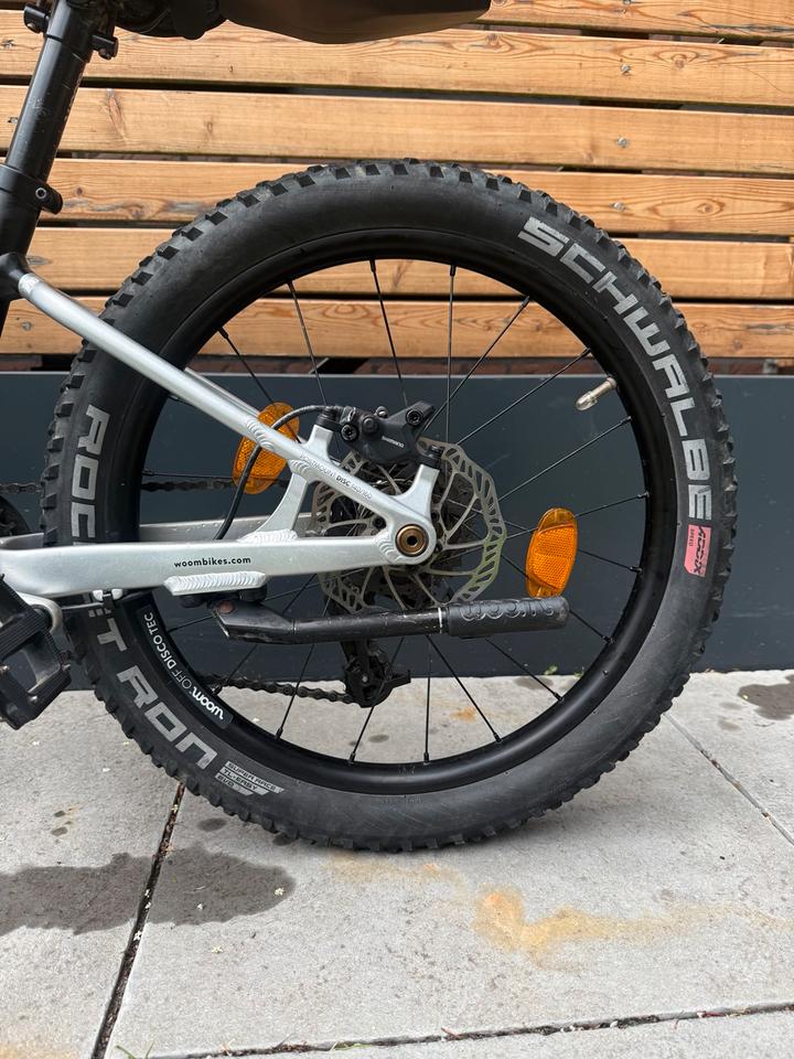 Woom 4 Off Air Black 20"